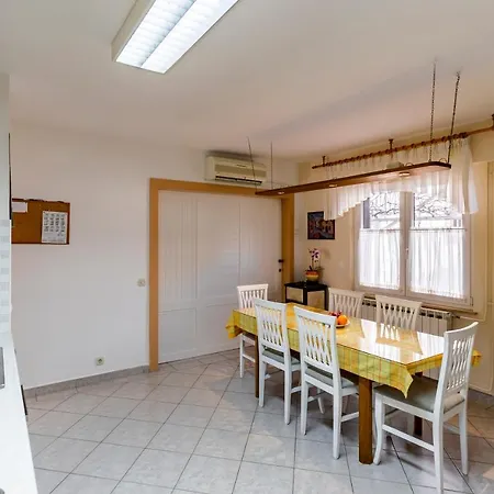 شقة Spacious And Comfortable In Medulin, Croatia *