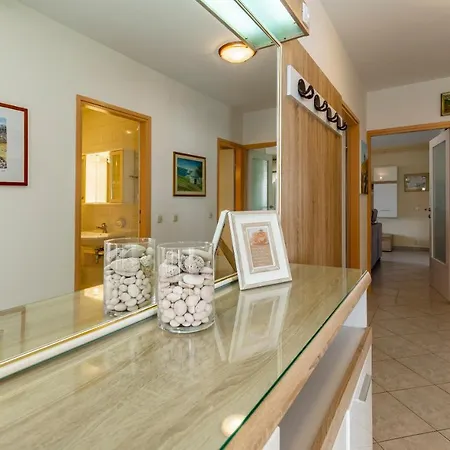 Spacious And Comfortable In Medulin, Croatia شقة ميدولين