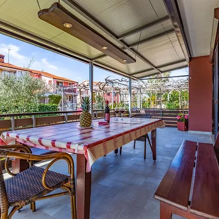 Spacious And Comfortable In Medulin, Croatia * ميدولين