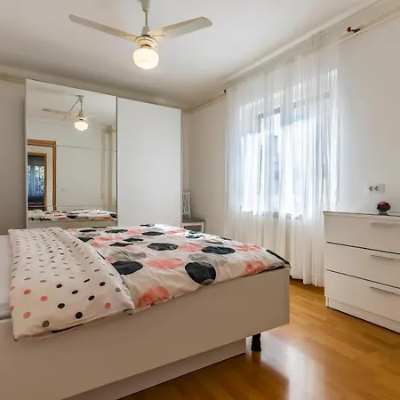 شقة Spacious And Comfortable In Medulin, Croatia