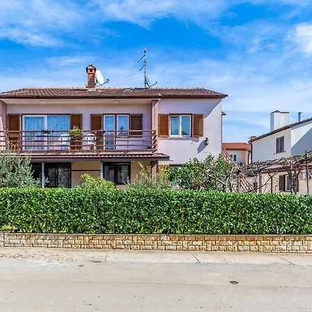 Spacious And Comfortable In Medulin, Croatia شقة