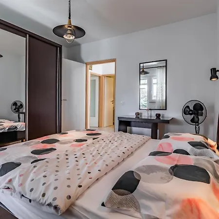 Spacious And Comfortable In Medulin, Croatia شقة