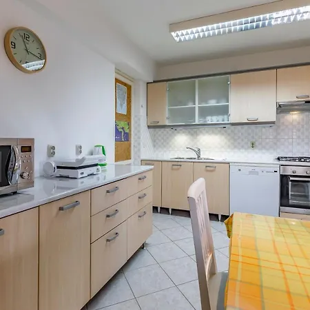 Spacious And Comfortable In Medulin, Croatia شقة