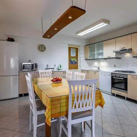 Spacious And Comfortable In Medulin, Croatia ميدولين
