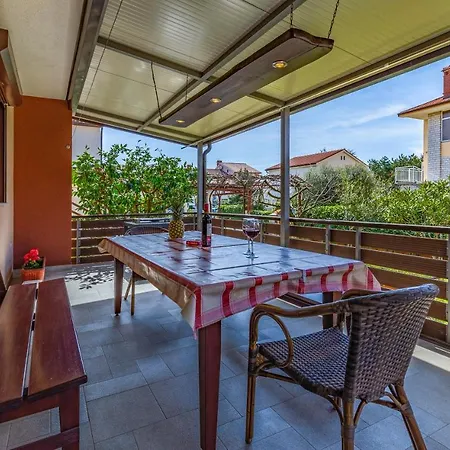 Spacious And Comfortable In Medulin, Croatia * ميدولين